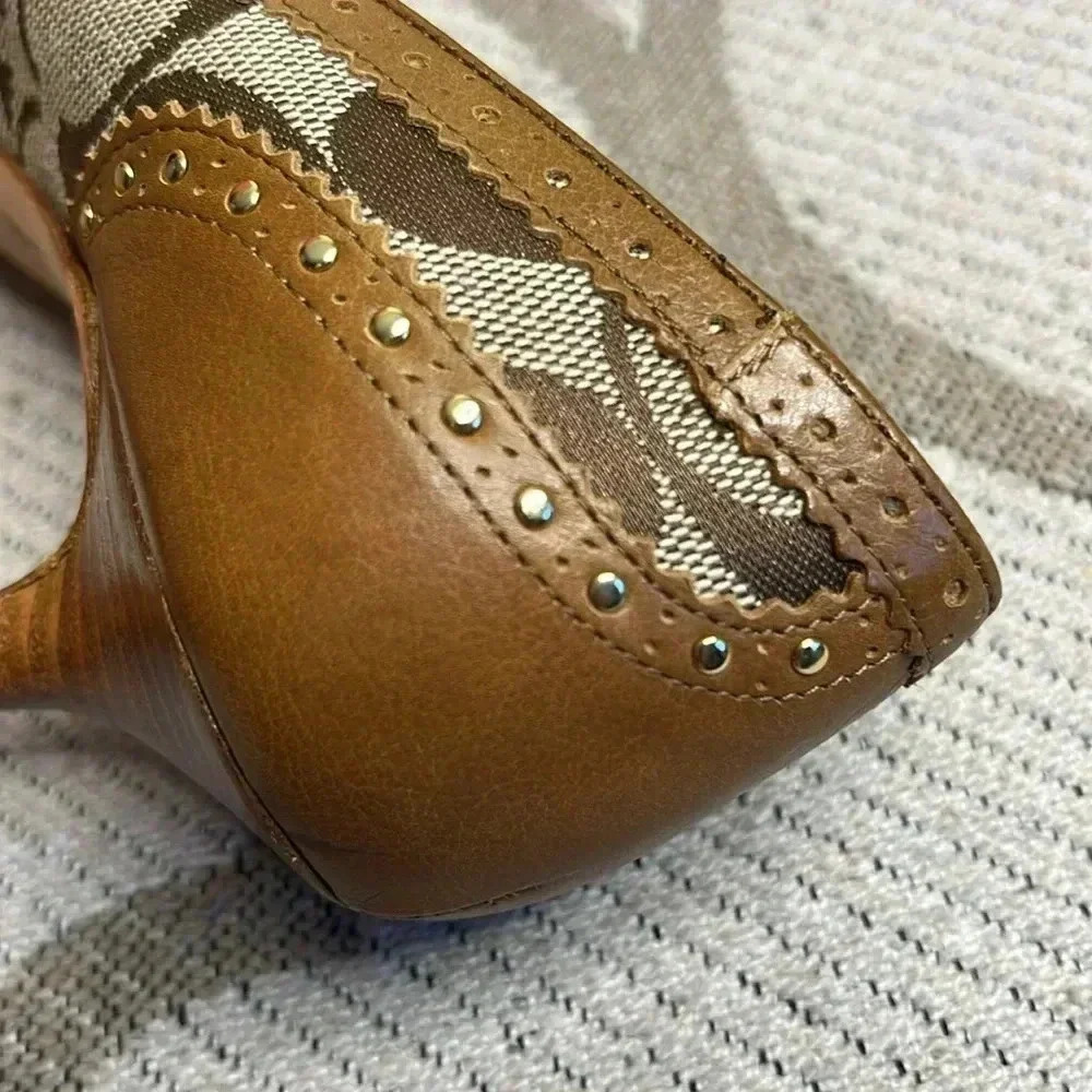 Coach Brown and Tan Heels - Picture 15 of 16